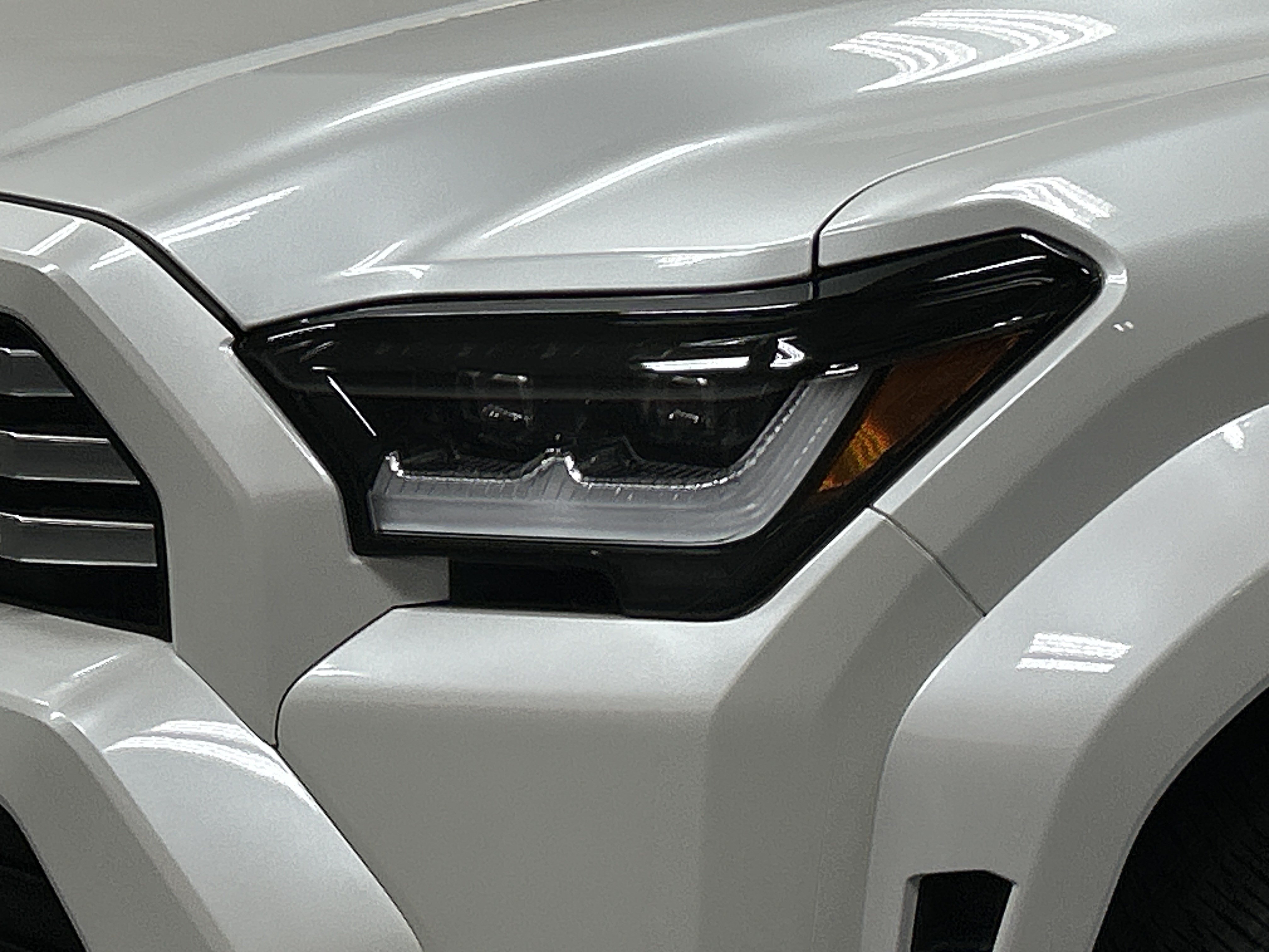 Used 2025 Toyota 4Runner Limited AWD/4WD image 6