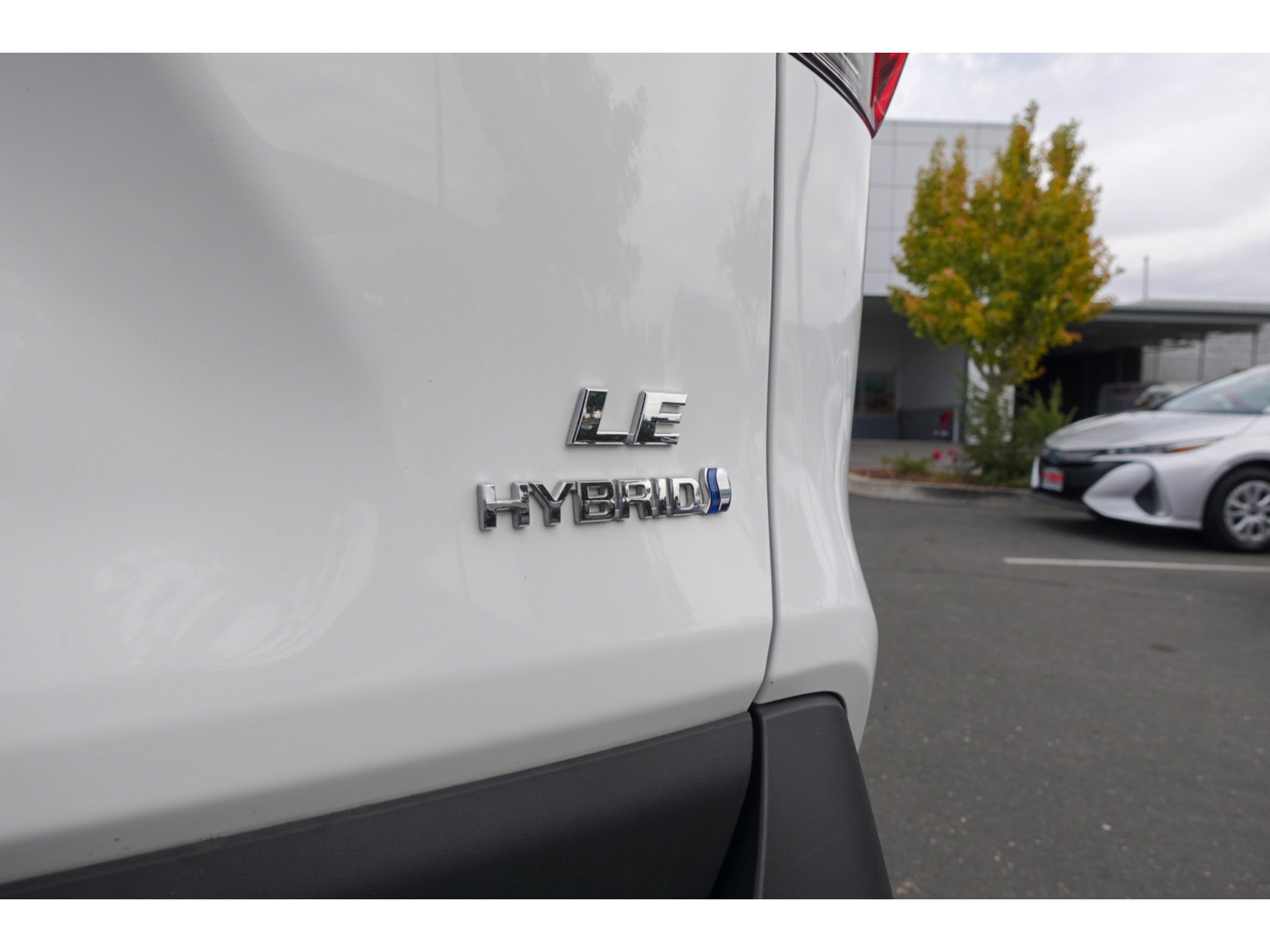 Certified 2024 Toyota RAV4 LE AWD/4WD image 23