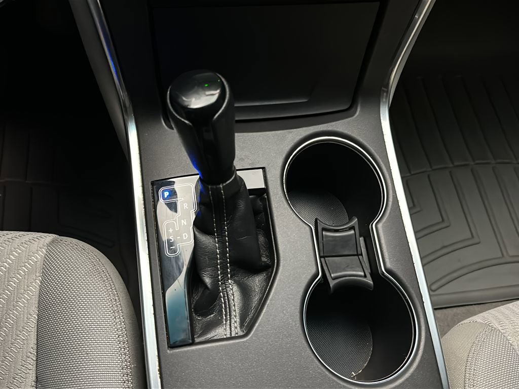 Used 2016 Toyota Camry LE image 24