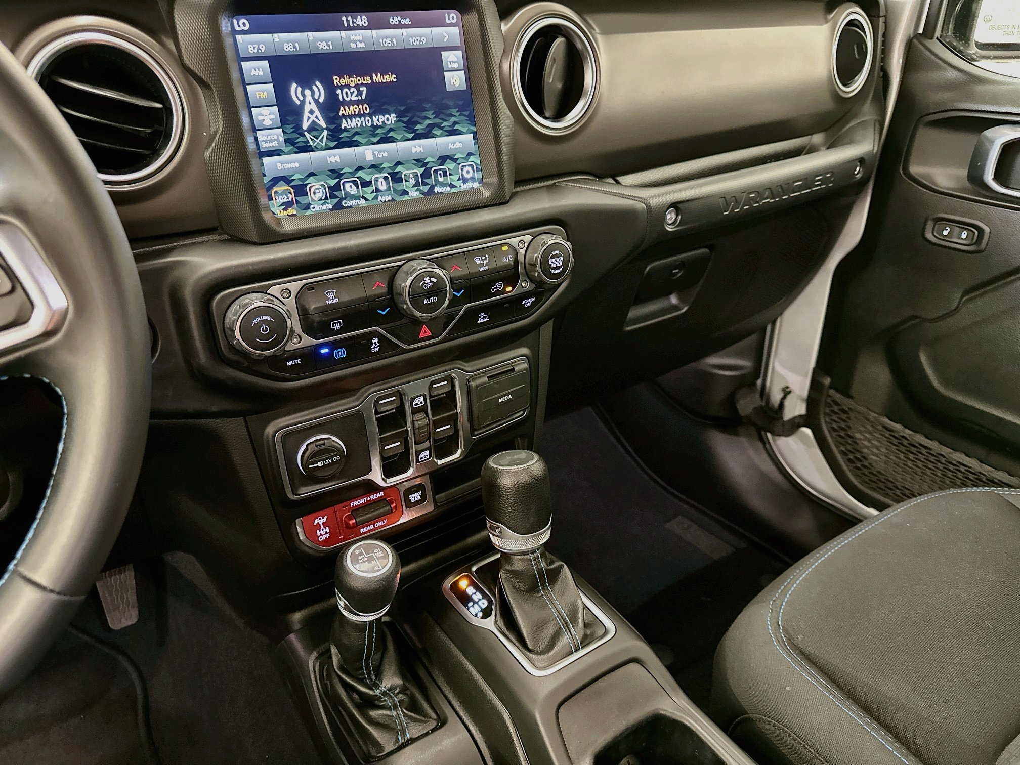 Used 2022 Jeep Wrangler Unlimited Rubicon 4xe AWD/4WD image 26