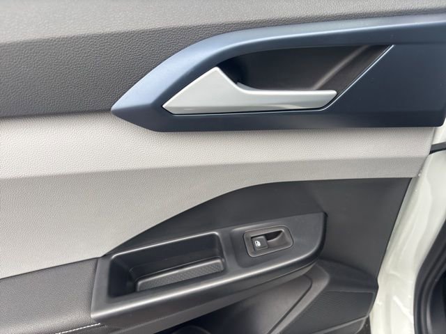 Used 2024 Volkswagen Taos SE image 40