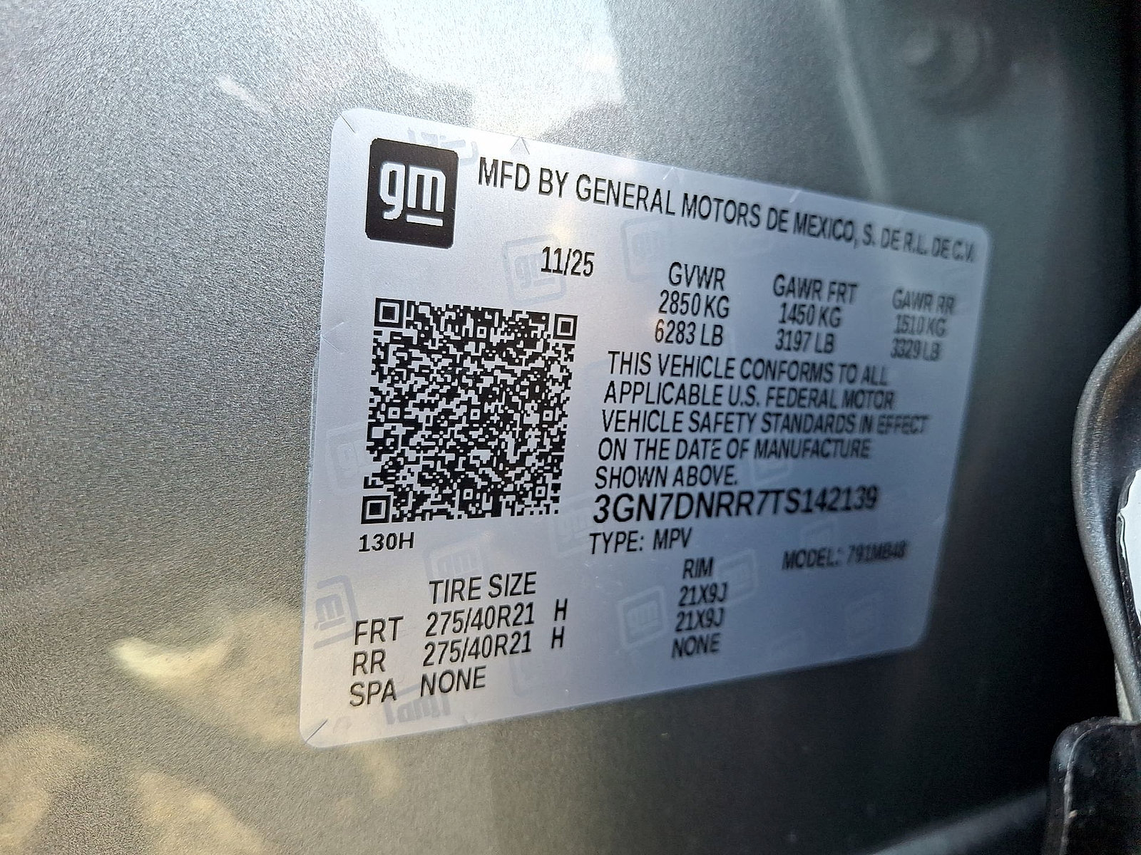 New 2026 Chevrolet Equinox EV LT w/ Convenience Package II AWD/4WD image 18