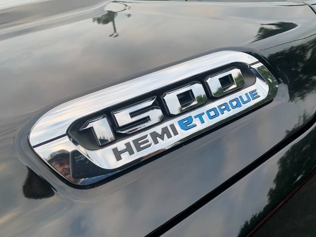 Used 2023 RAM 1500 Big Horn AWD/4WD image 3