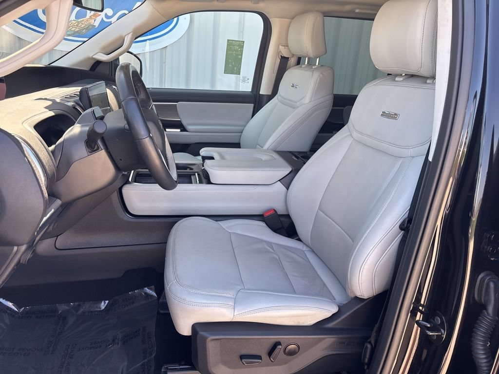 Certified 2025 Ford Expedition Max Platinum w/ Driver's Package AWD/4WD image 14