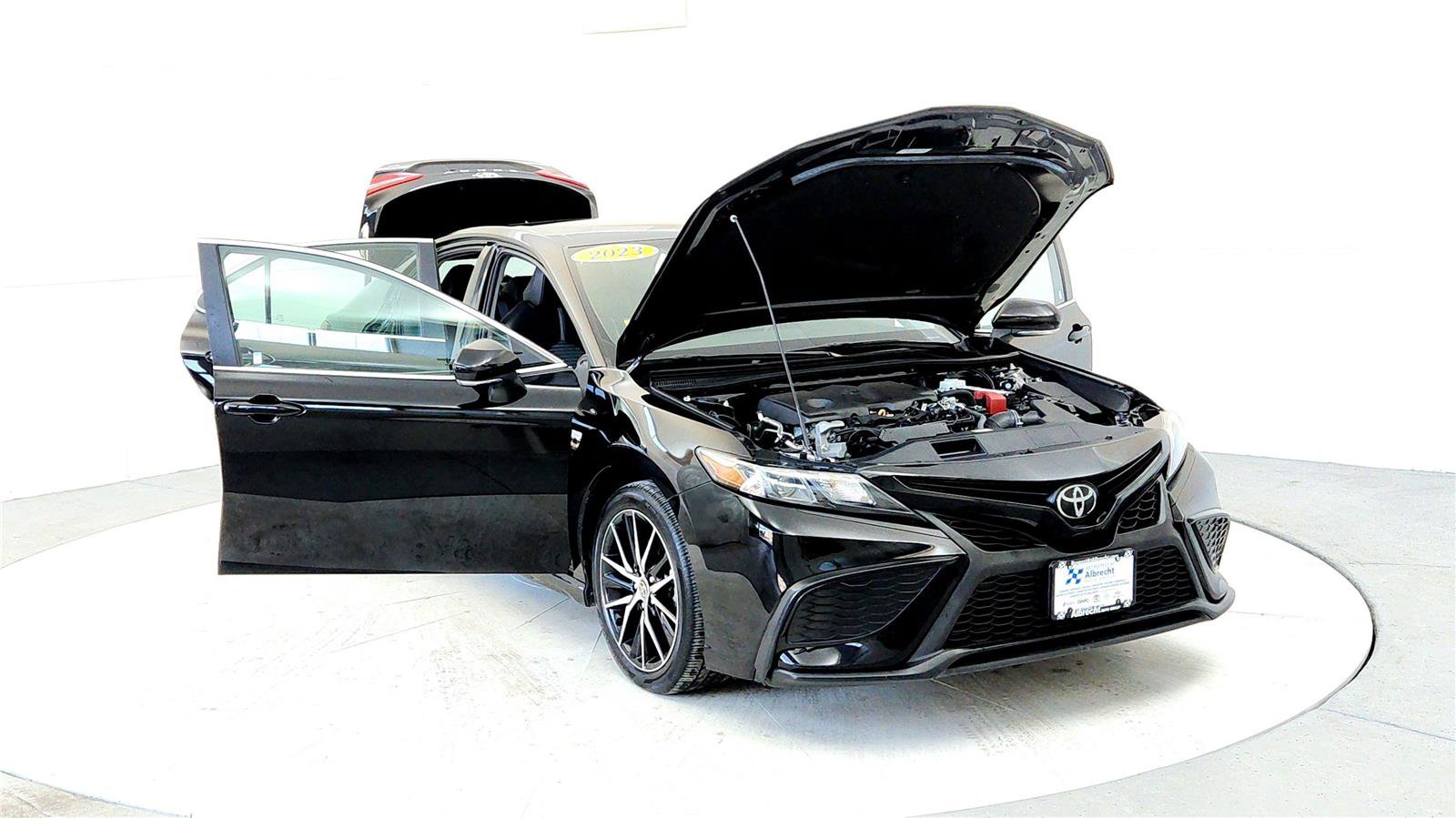 Certified 2023 Toyota Camry SE image 9