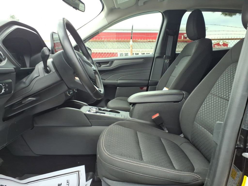 Used 2024 Ford Escape Active AWD/4WD image 14