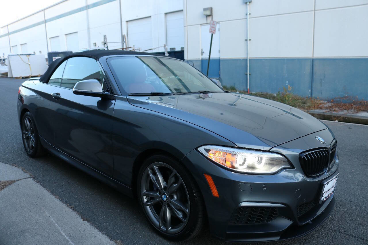 Used 2015 BMW M235i Convertible image 4
