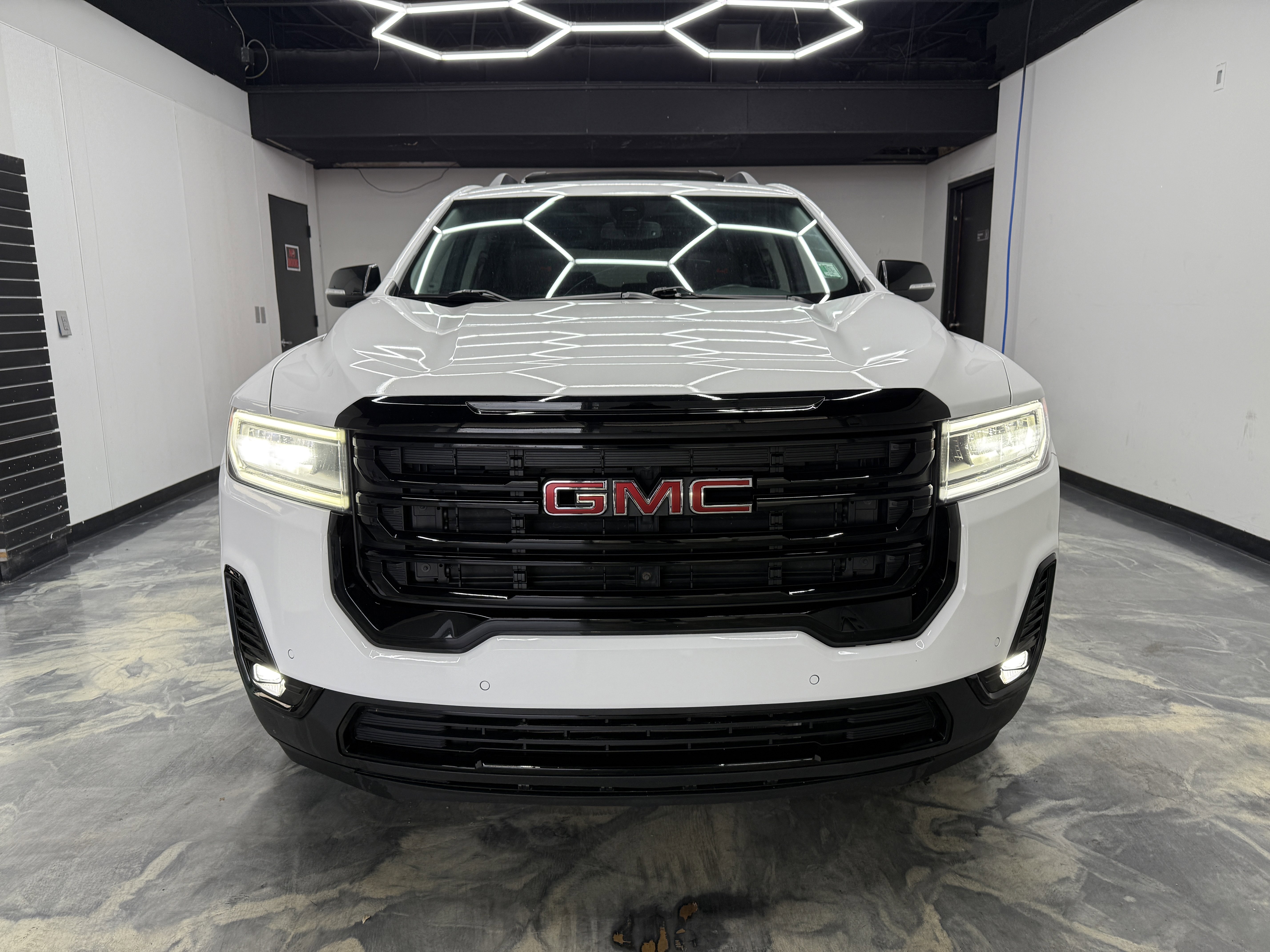 Used 2021 GMC Acadia AT4 image 8