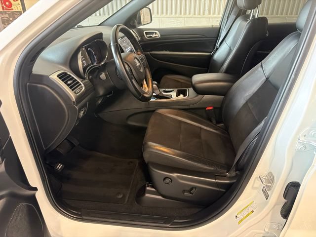 Used 2022 Jeep Grand Cherokee Laredo X AWD/4WD image 17