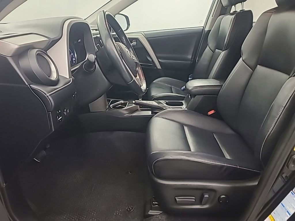 Used 2016 Toyota RAV4 Limited image 26