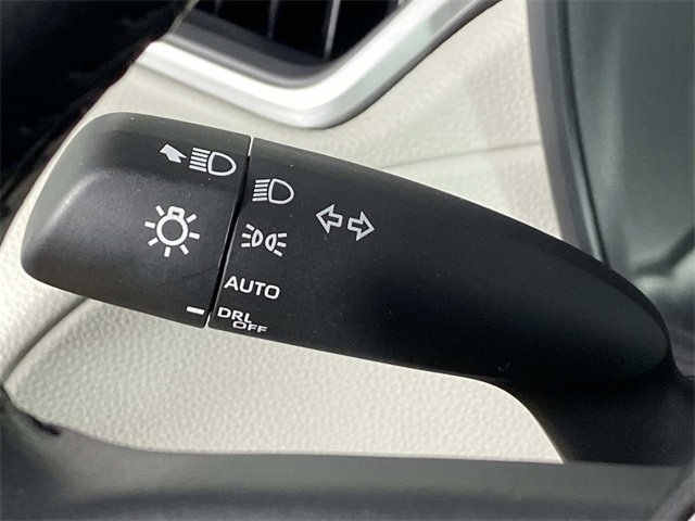 Used 2025 Toyota Corolla Cross LE image 18