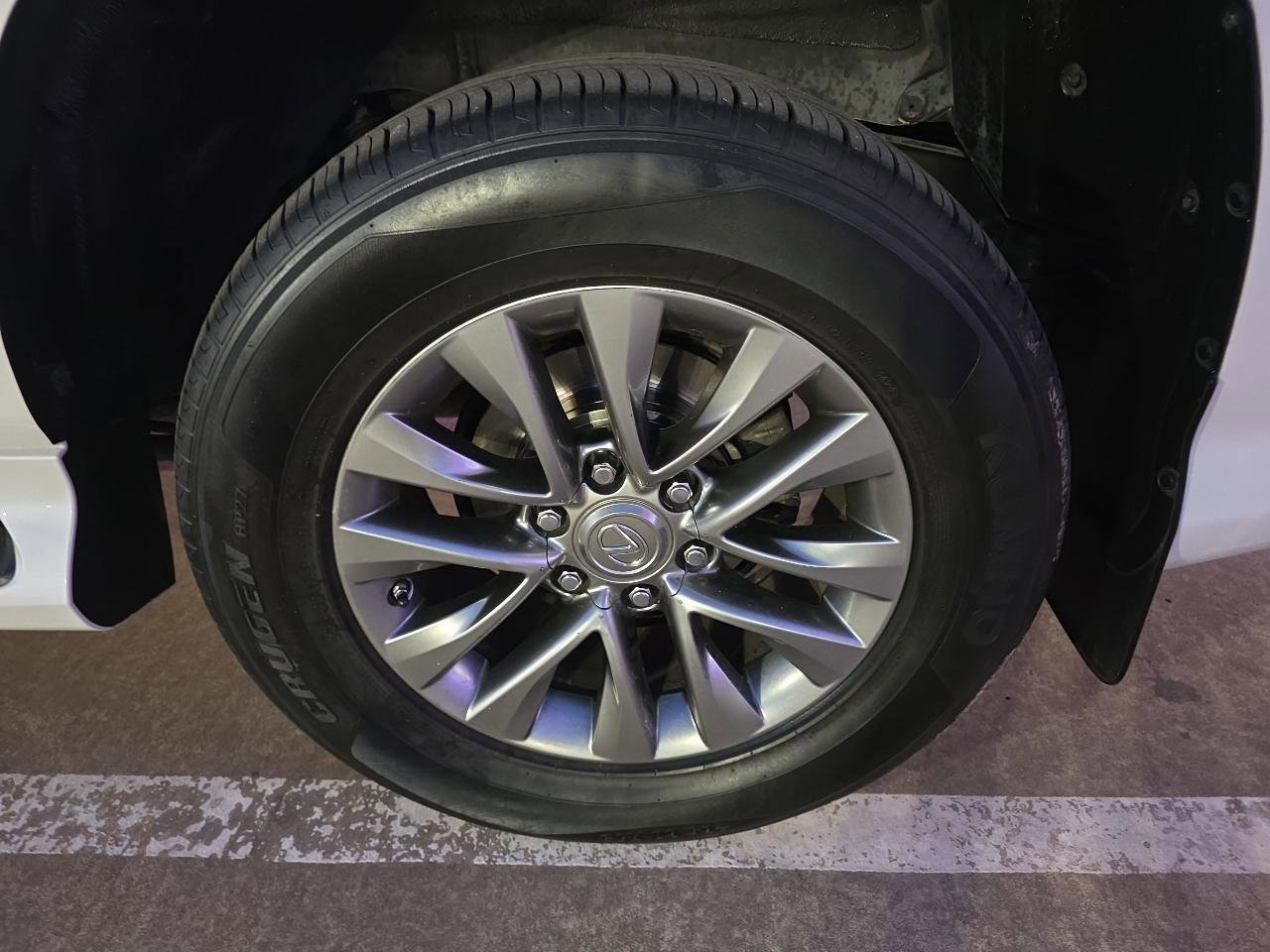 Used 2015 Lexus GX 460 Luxury image 29