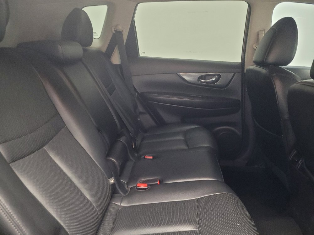 Used 2016 Nissan Rogue SL w/ SL Premium Package image 19