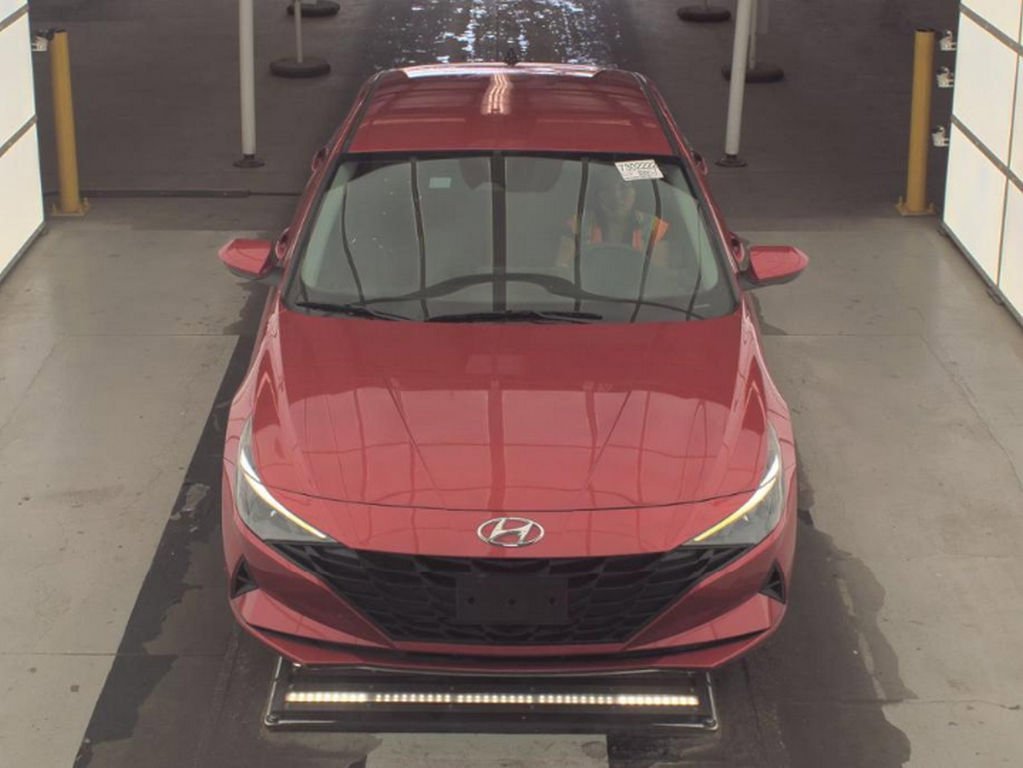 Used 2023 Hyundai Elantra SEL image 2