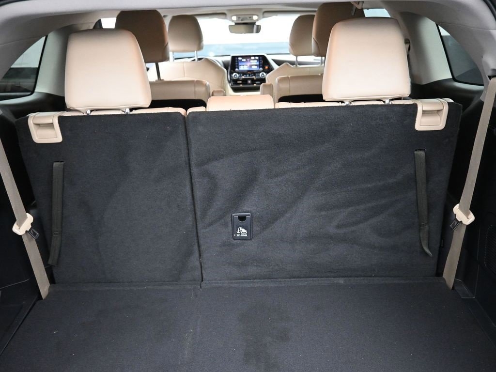 Certified 2021 Toyota Highlander XLE image 17