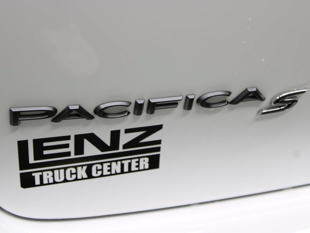Used 2024 Chrysler Pacifica Touring-L w/ S Appearance Package AWD/4WD image 55