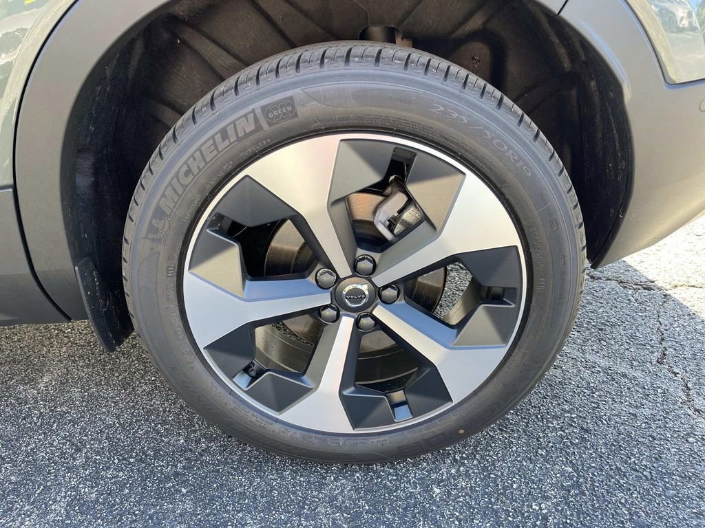 New 2026 Volvo XC40 B5 Plus w/ Protection Package Premier image 11