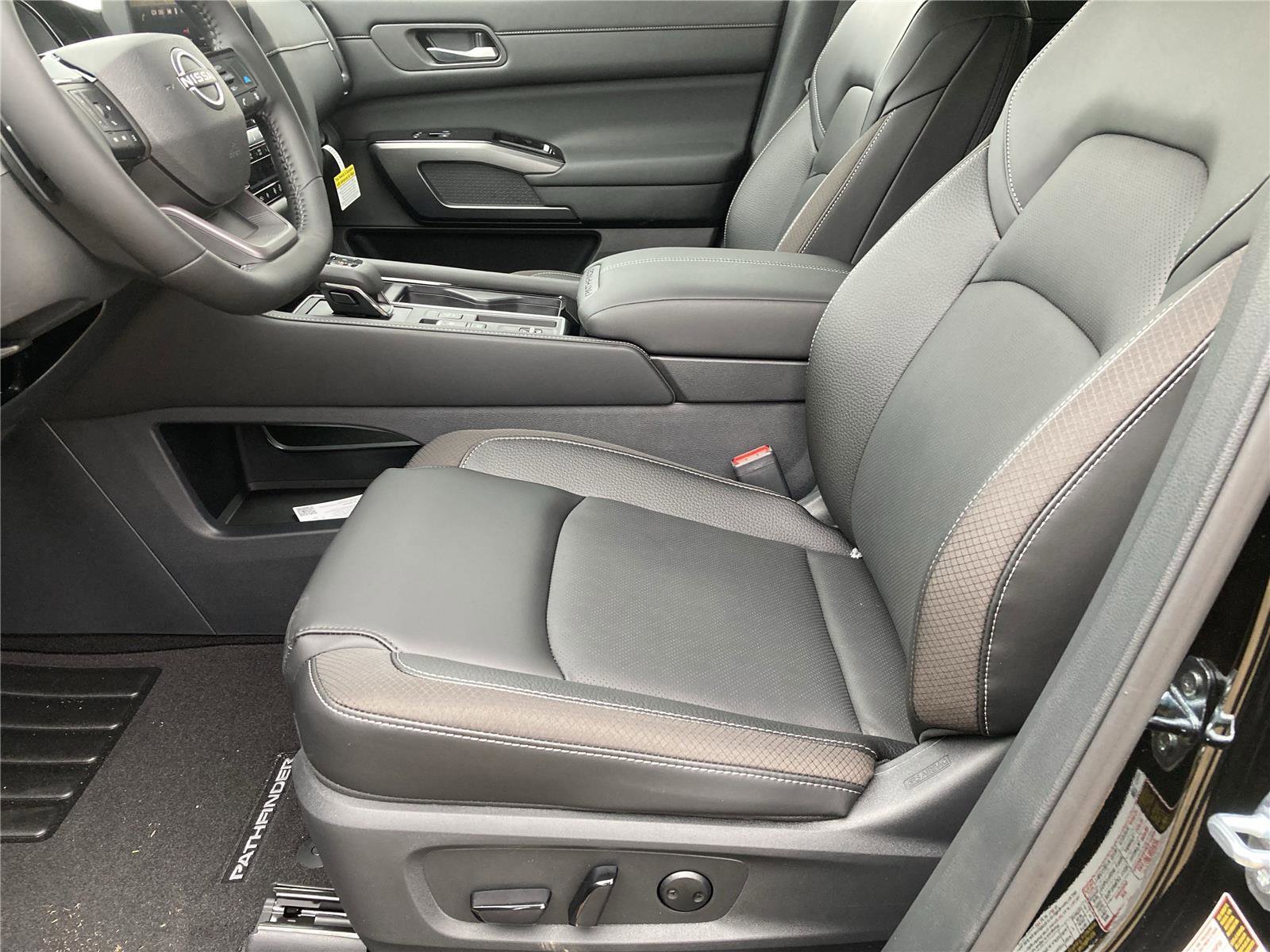 New 2026 Nissan Pathfinder SL w/ SL Premium Package image 27