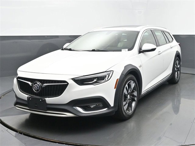 Used 2018 Buick Regal Essence w/ Driver Confidence Package #1