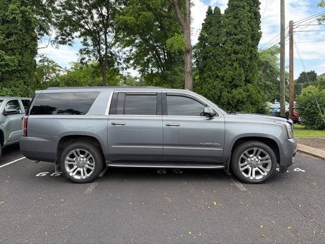 Used 2018 GMC Yukon XL SLT w/ Premium Edition AWD/4WD image 2