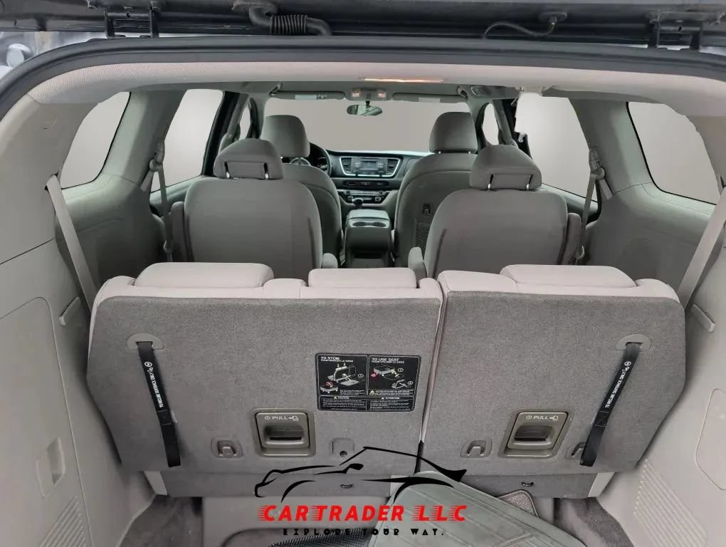 Used 2016 Kia Sedona L FWD image 16