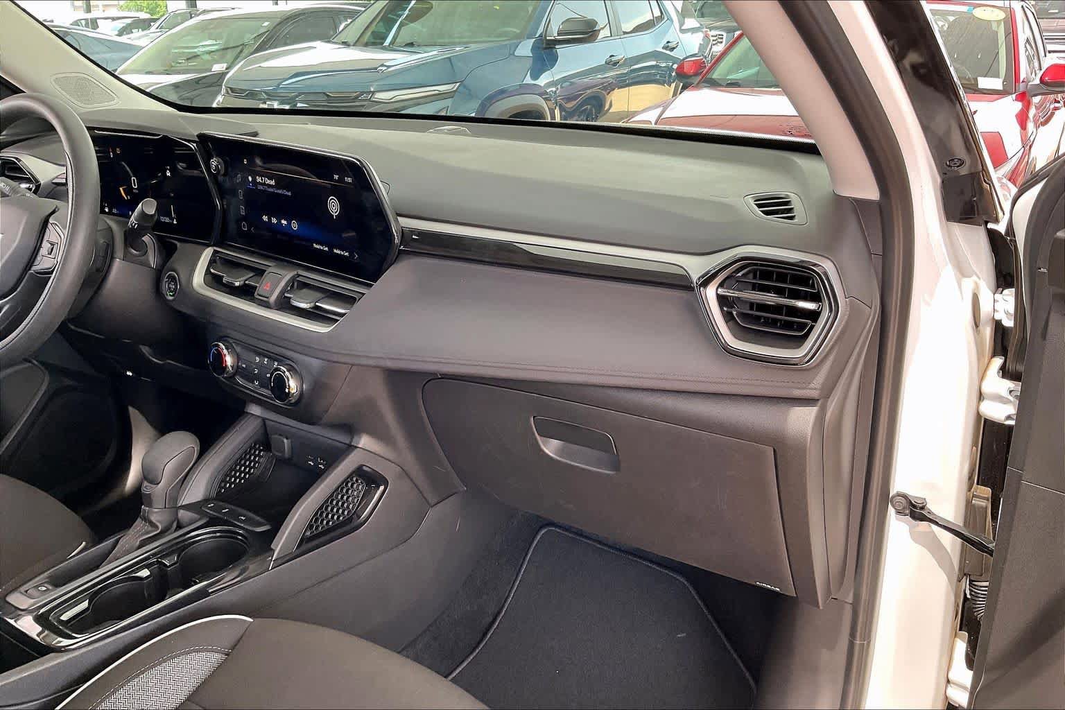 Certified 2025 Chevrolet TrailBlazer LS w/ LS Convenience Package FWD image 18