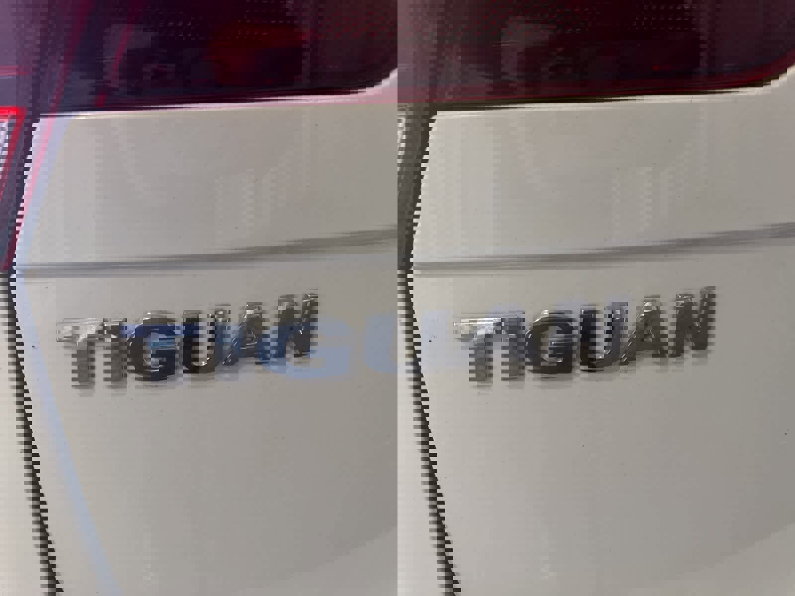 Used 2018 Volkswagen Tiguan S image 11