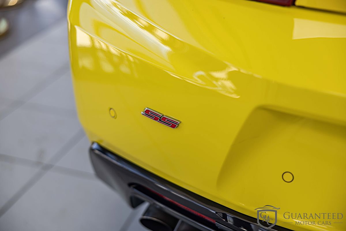 Used 2018 Chevrolet Camaro SS RWD image 13