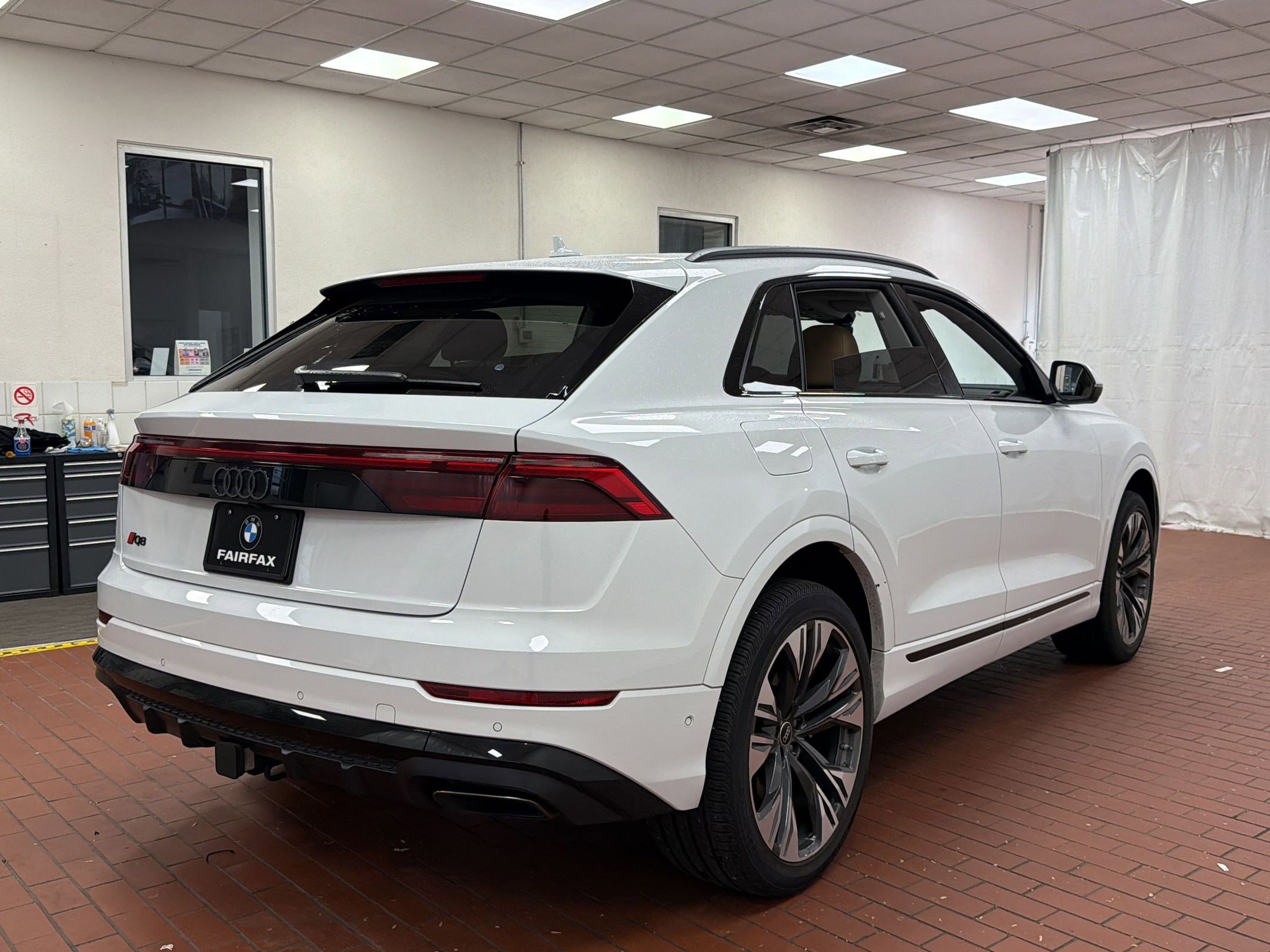 Used 2024 Audi Q8 Prestige image 9