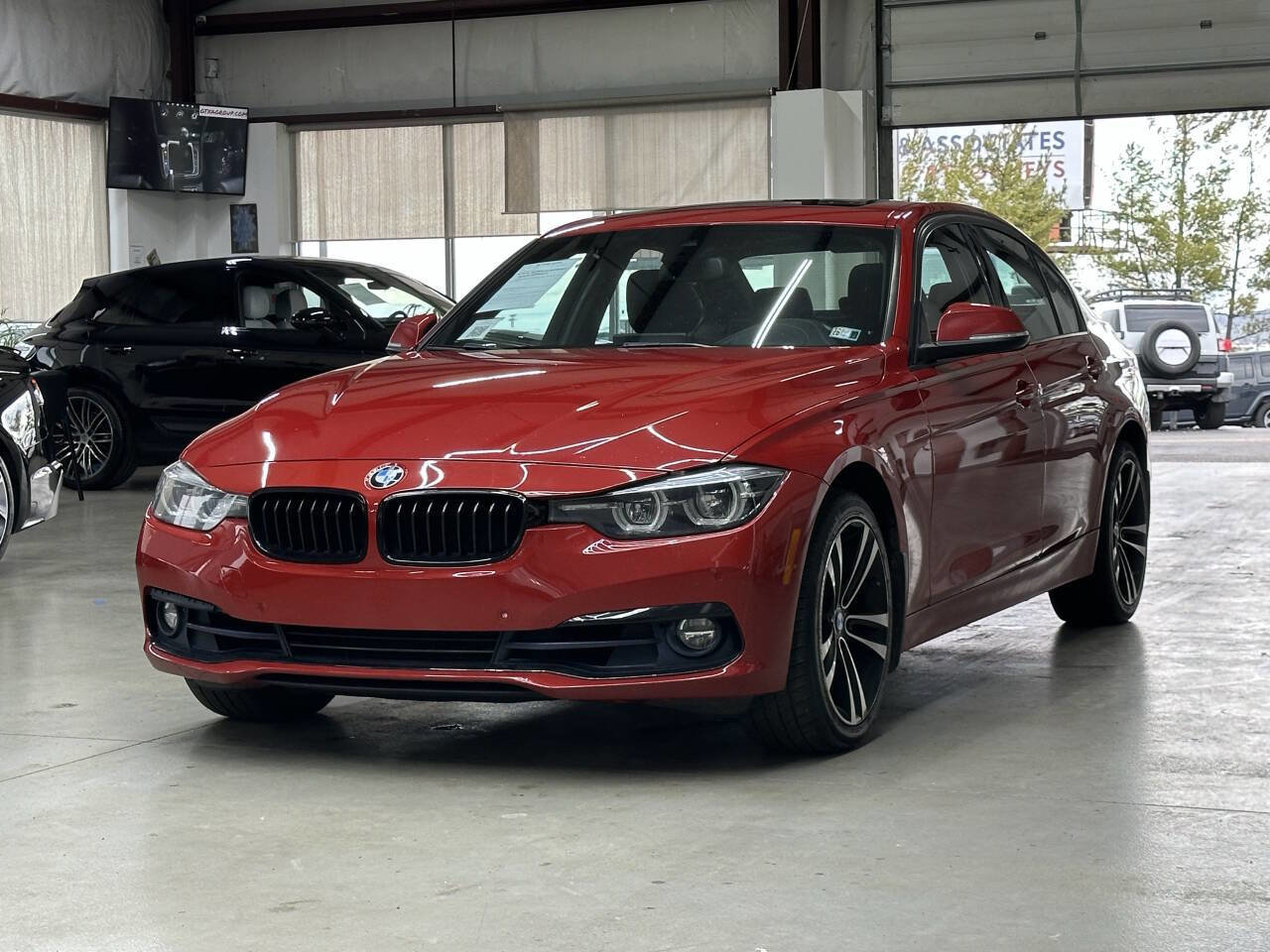 Used 2018 BMW 330i xDrive 330i xDrive AWD 4dr Sedan image 5