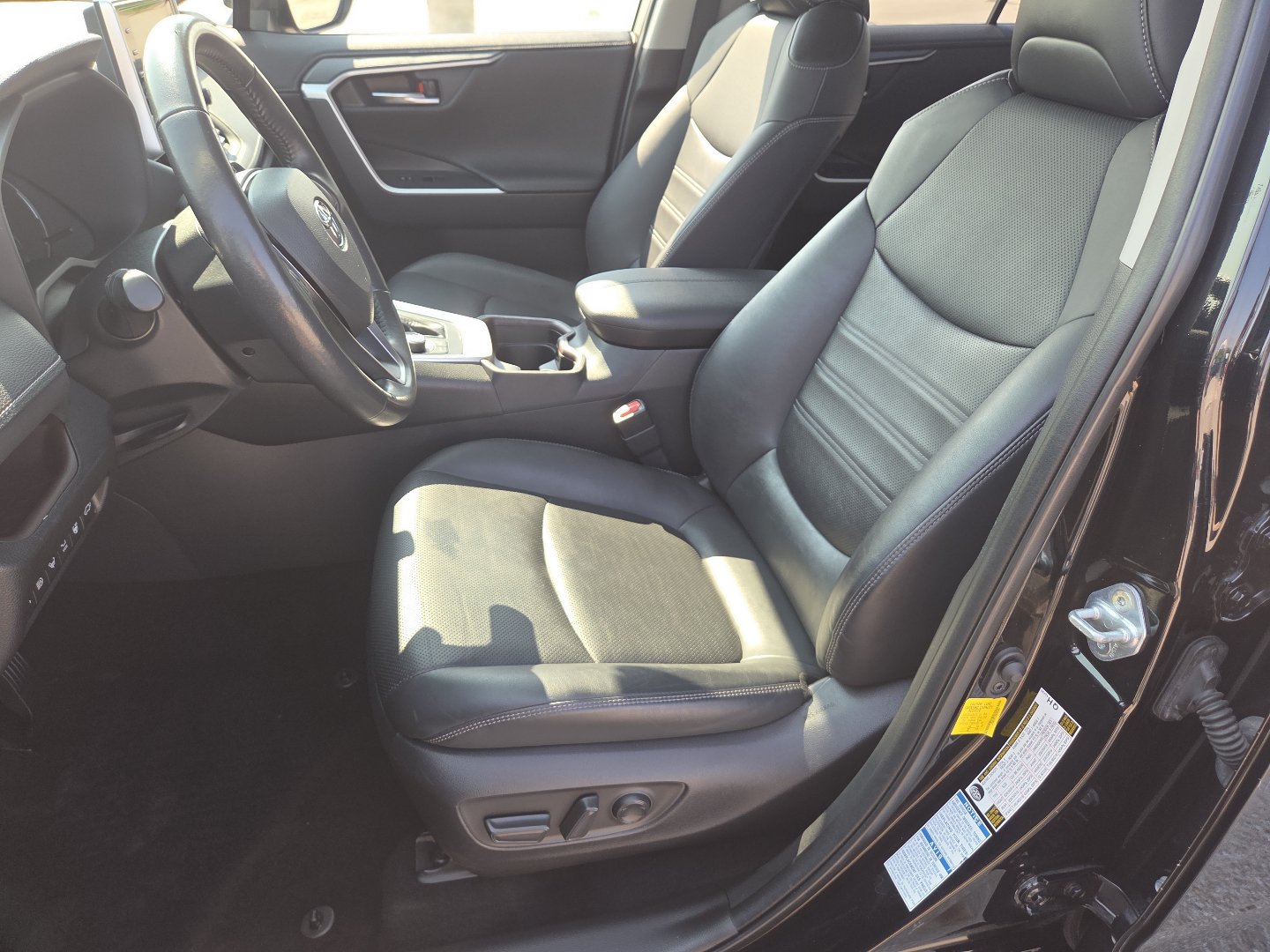 Used 2021 Toyota RAV4 Limited AWD/4WD image 27