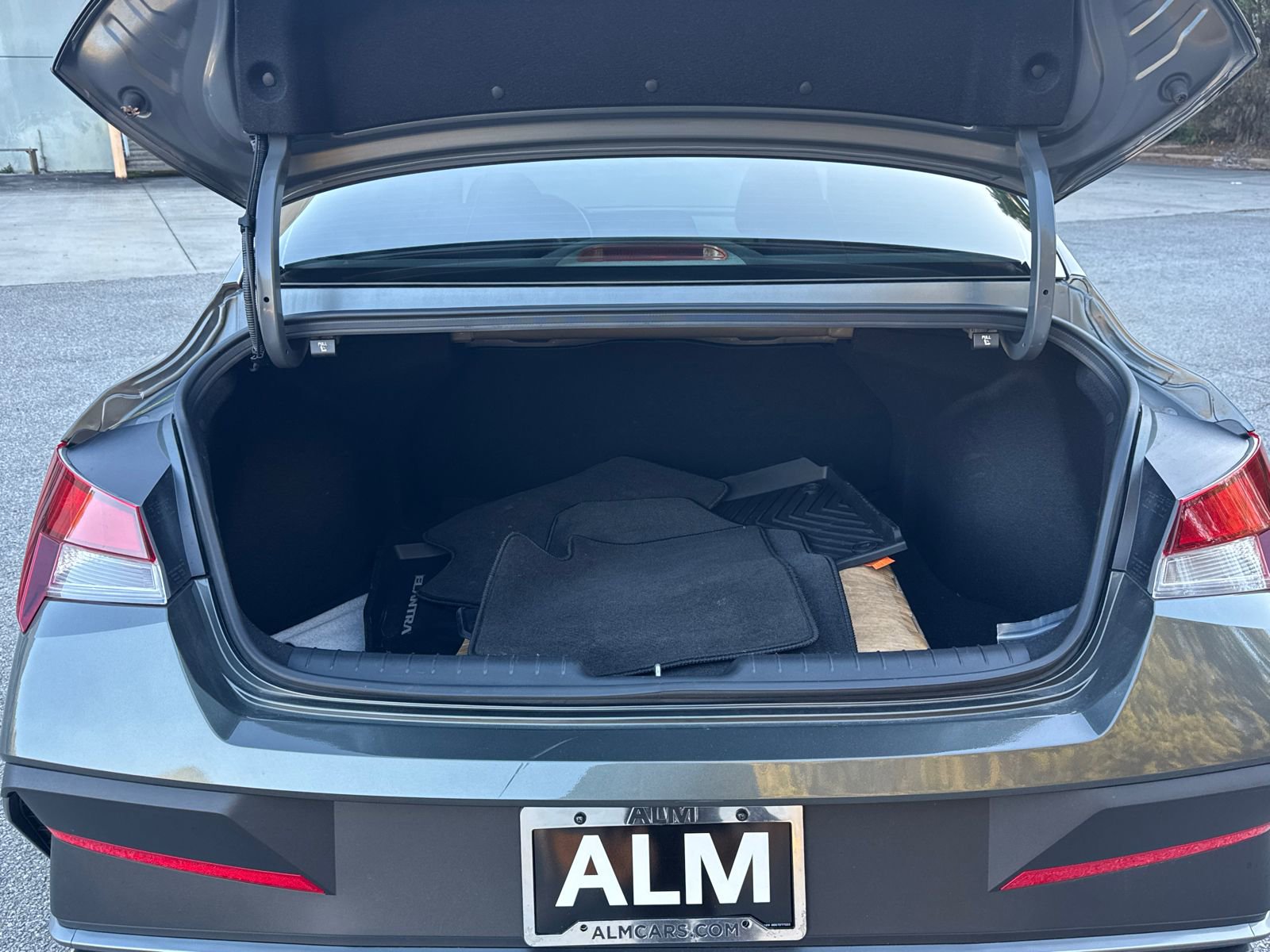 Used 2025 Hyundai Elantra Sport image 18