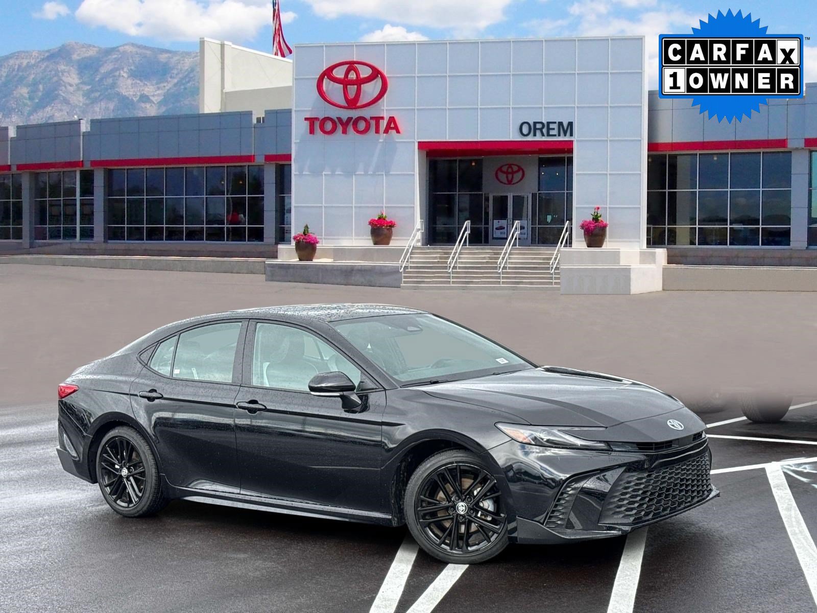 Used 2026 Toyota Camry SE FWD image 1