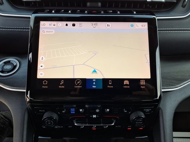 Certified 2023 Jeep Grand Cherokee Limited w/ Luxury Tech Group II AWD/4WD image 22