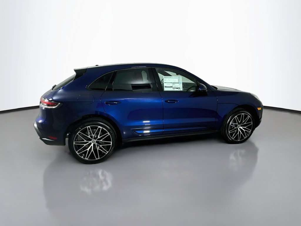 Certified 2026 Porsche Macan AWD/4WD image 8