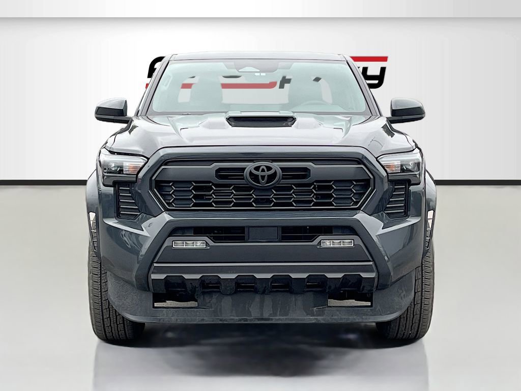 Used 2024 Toyota Tacoma TRD Sport image 2