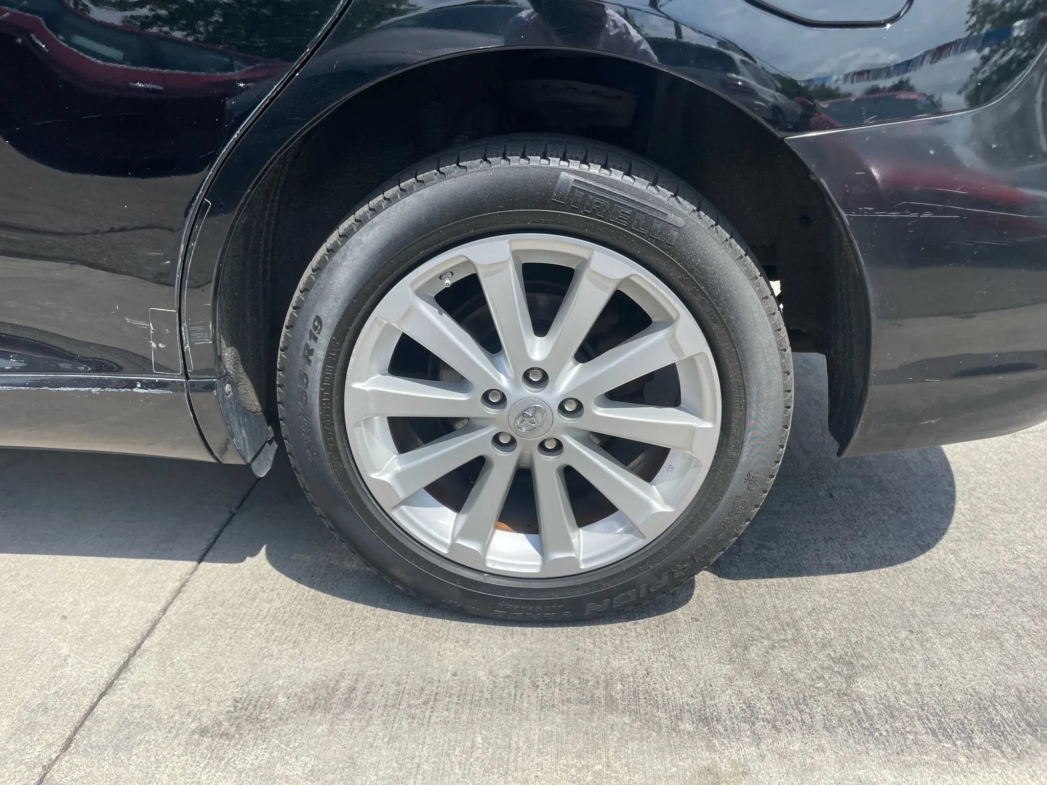 Used 2011 Toyota Venza AWD image 4