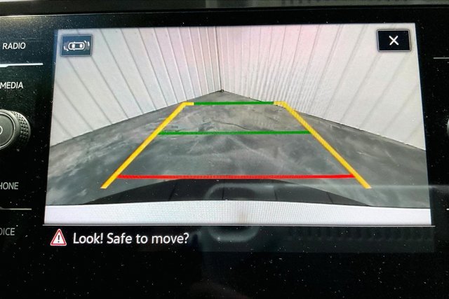 Used 2024 Volkswagen Tiguan SE w/ Panoramic Sunroof Package FWD image 21
