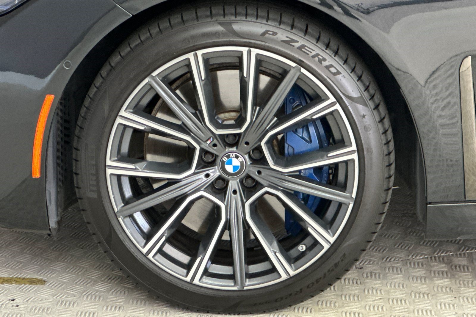 Used 2020 BMW 750i xDrive w/ Executive Package AWD/4WD image 12