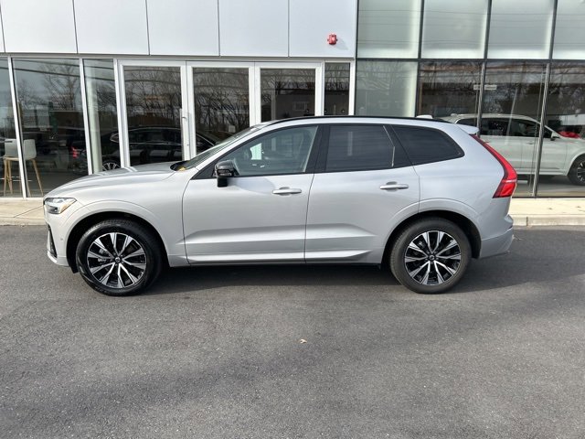 Certified 2025 Volvo XC60 B5 Plus image 2