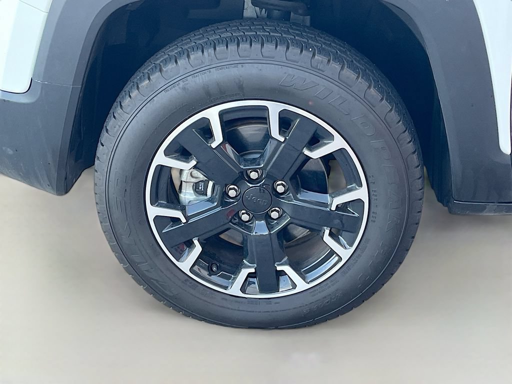 Used 2023 Jeep Renegade Trailhawk AWD/4WD image 30