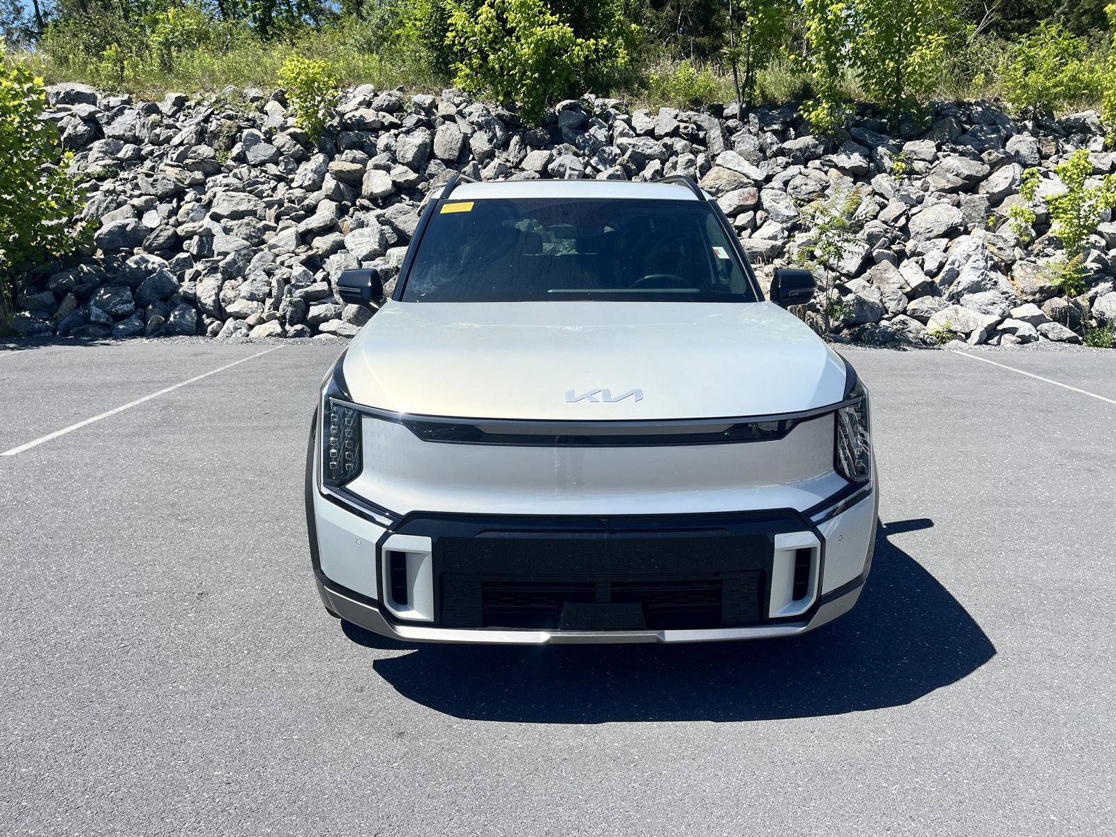 Used 2024 Kia EV9 GT-Line AWD/4WD image 2