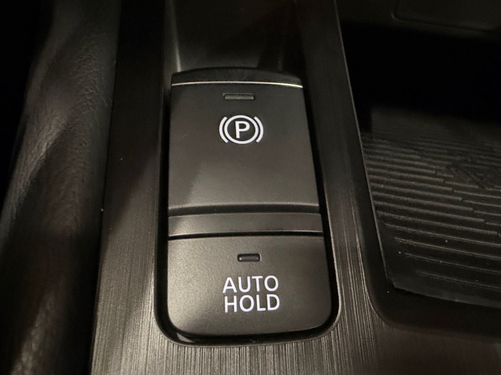 Used 2026 Nissan Kicks SR FWD image 33