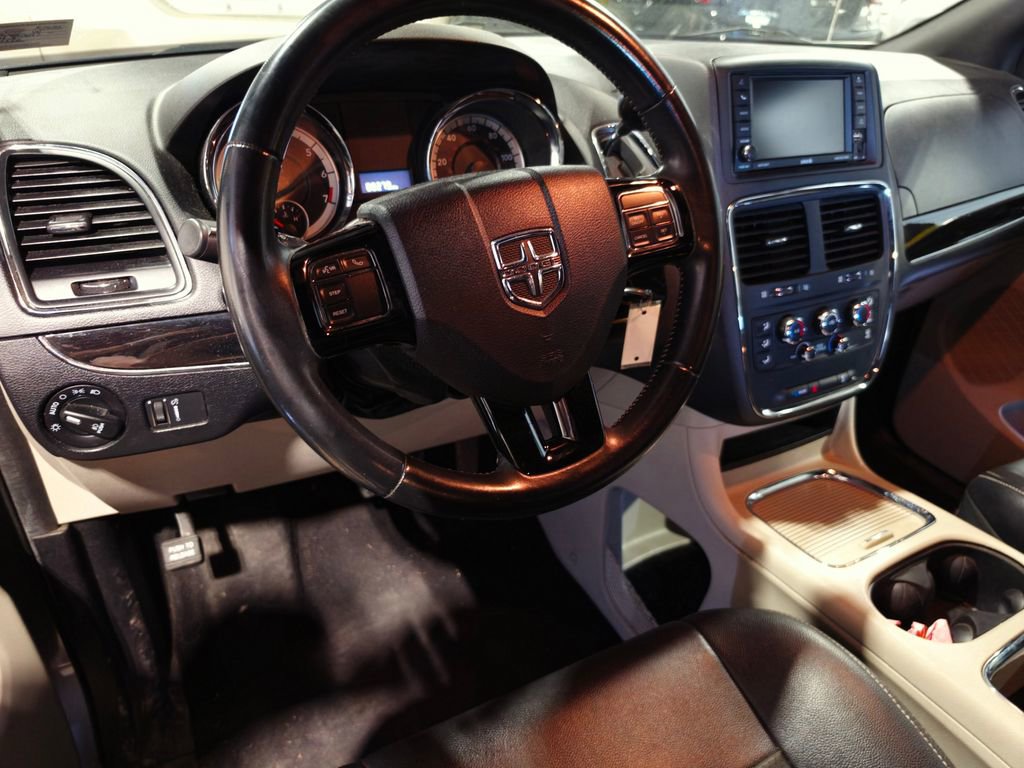 Used 2019 Dodge Grand Caravan SXT FWD image 4