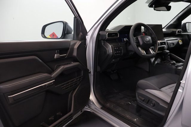 New 2025 Toyota Tacoma TRD Off-Road w/ TRD Off Road Upgrade Package AWD/4WD image 8