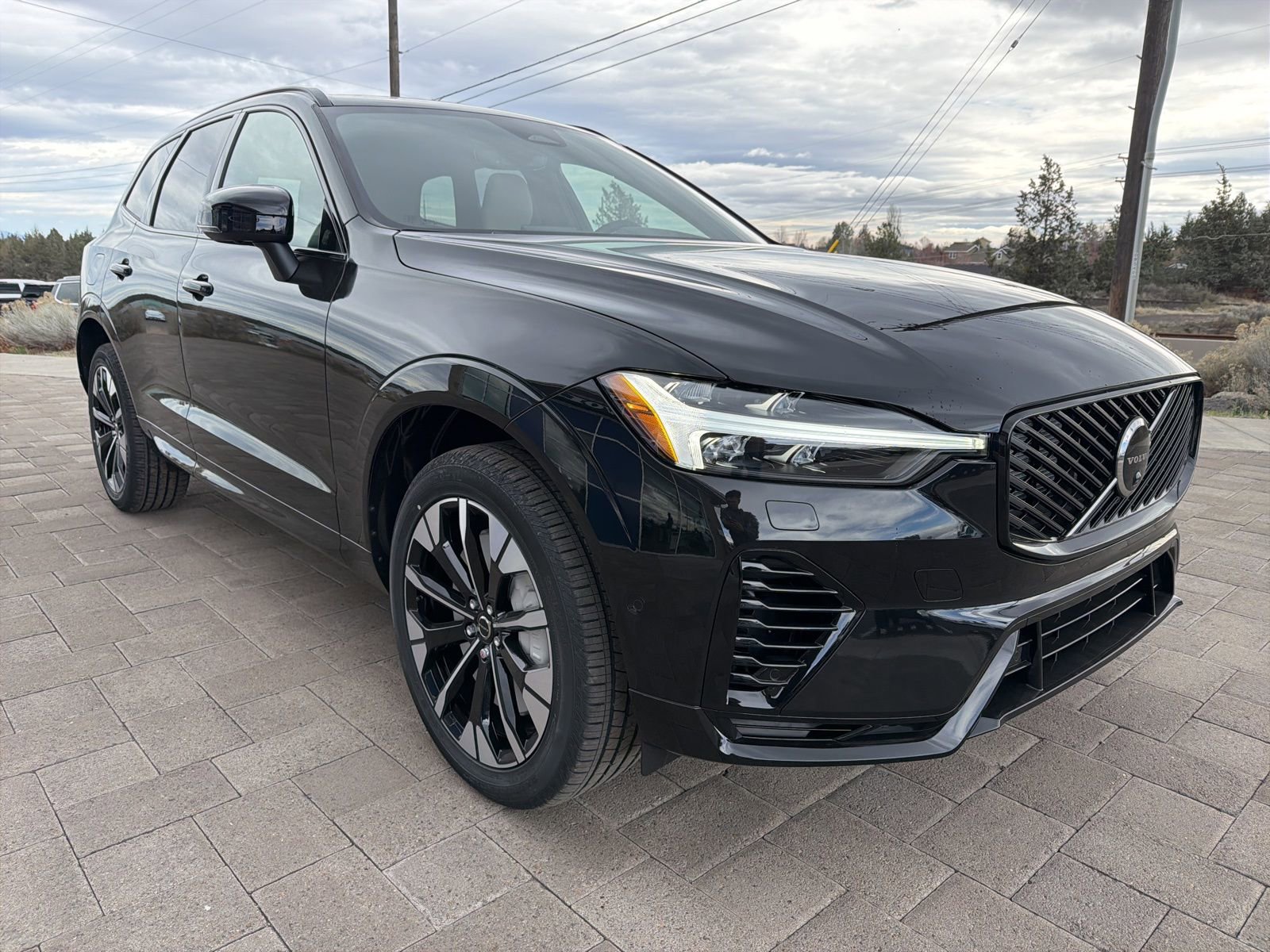 New 2026 Volvo XC60 T8 Plus w/ Protection Package Premier image 2