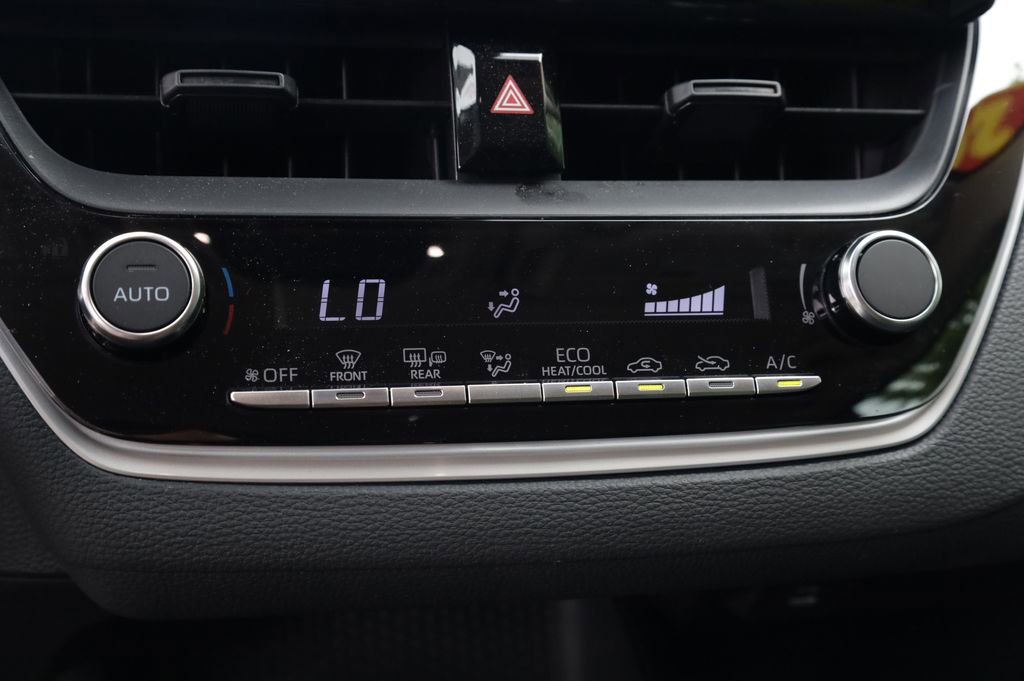Used 2026 Toyota Corolla LE FWD image 8