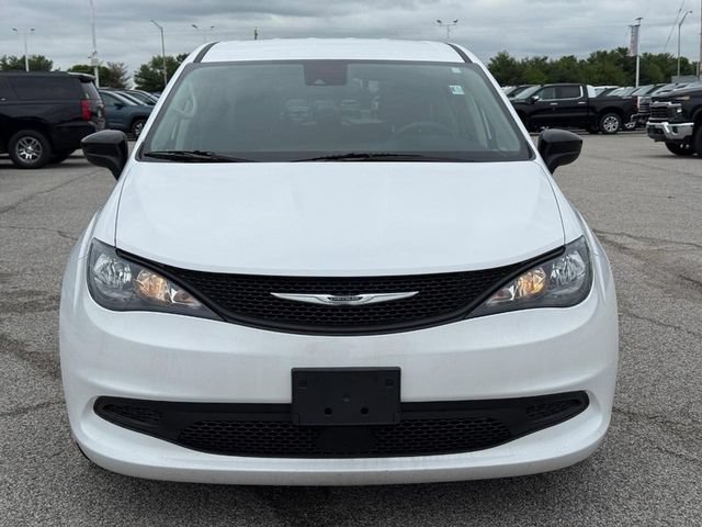 Used 2024 Chrysler Voyager LX FWD image 9