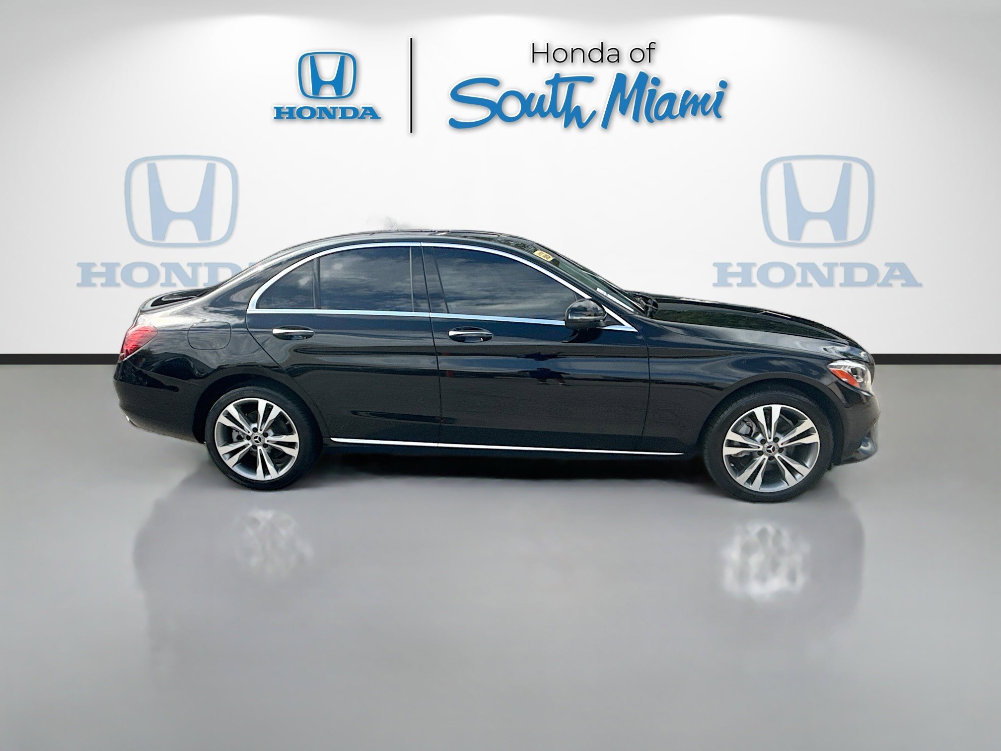 Used 2020 Mercedes-Benz C 300 4MATIC Sedan w/ Premium Package image 8