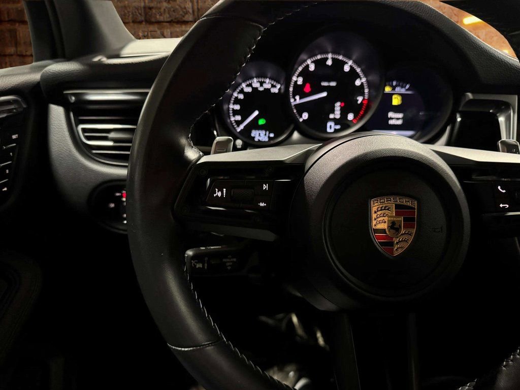 Used 2024 Porsche Macan image 11